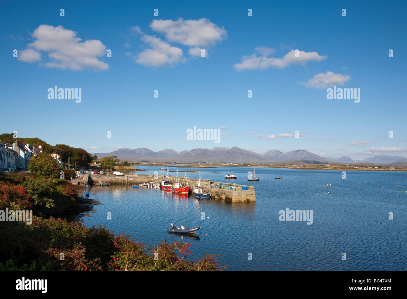 Roundstone Hafen, Connemara, Co. Galway, Irland Stockfoto