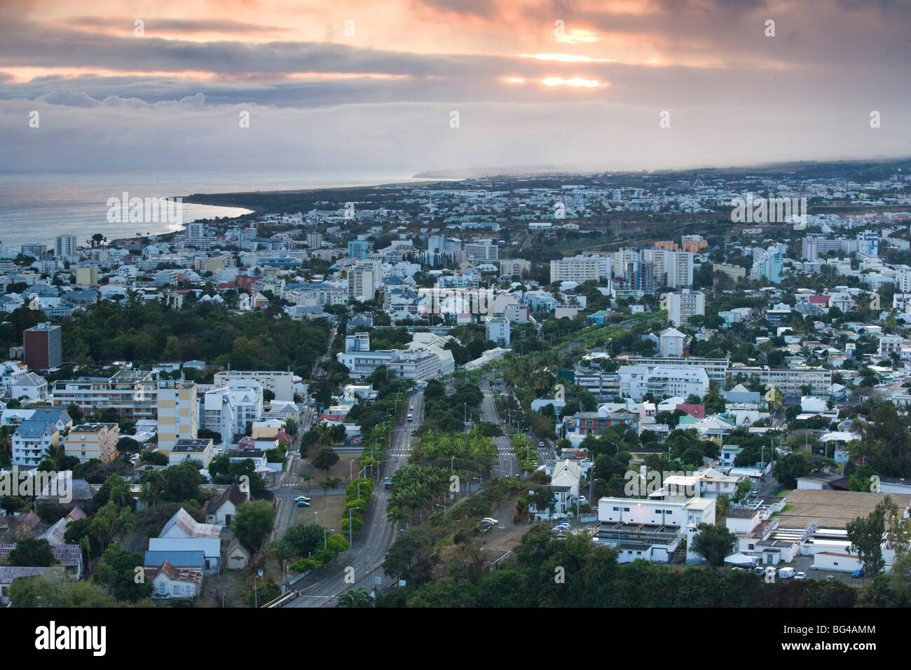 Frankreich, Réunion, SaintDenis, Stadt von La Montaigne, Sonnenaufgang
