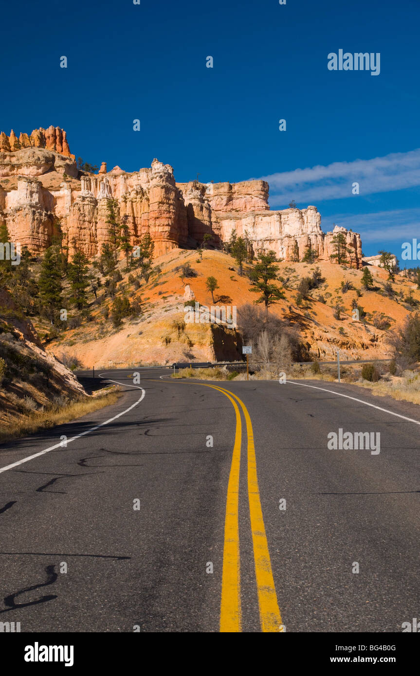 USA, Utah, Bryce-Canyon-Nationalpark, Scenic Highway U-12 (alle American Scenic Byway) in der Nähe von Mossy Cave Trail Stockfoto