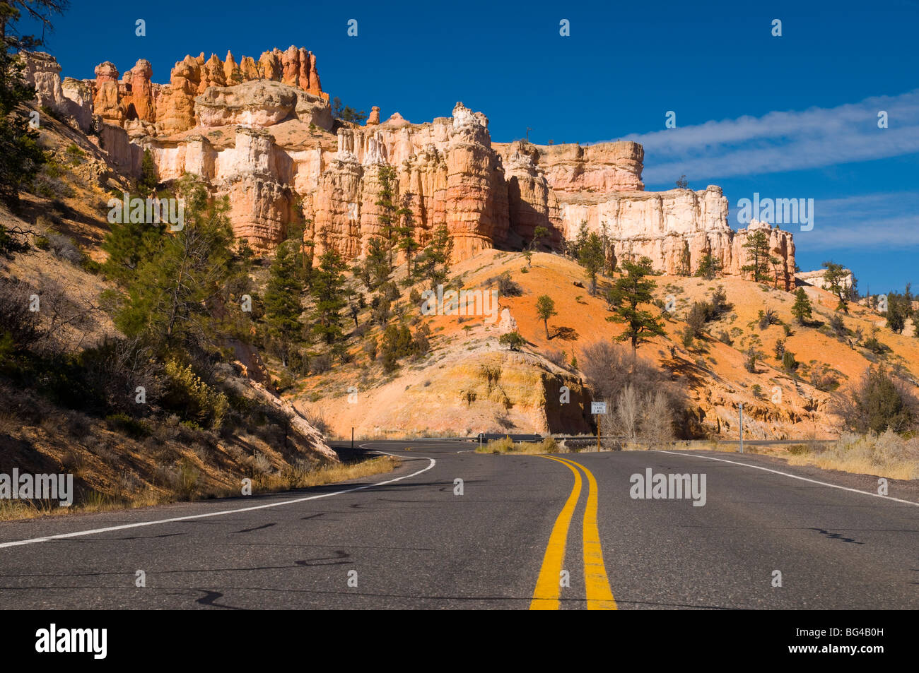 USA, Utah, Bryce-Canyon-Nationalpark, Scenic Highway U-12 (alle American Scenic Byway) in der Nähe von Mossy Cave Trail Stockfoto
