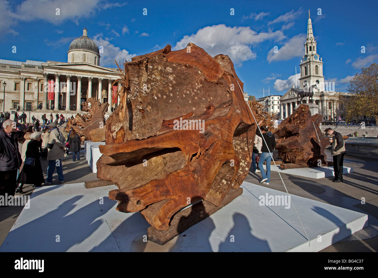 London; Trafalgar Square; Kunstinstallation "Gespensterwald"; November 2OO9 Stockfoto