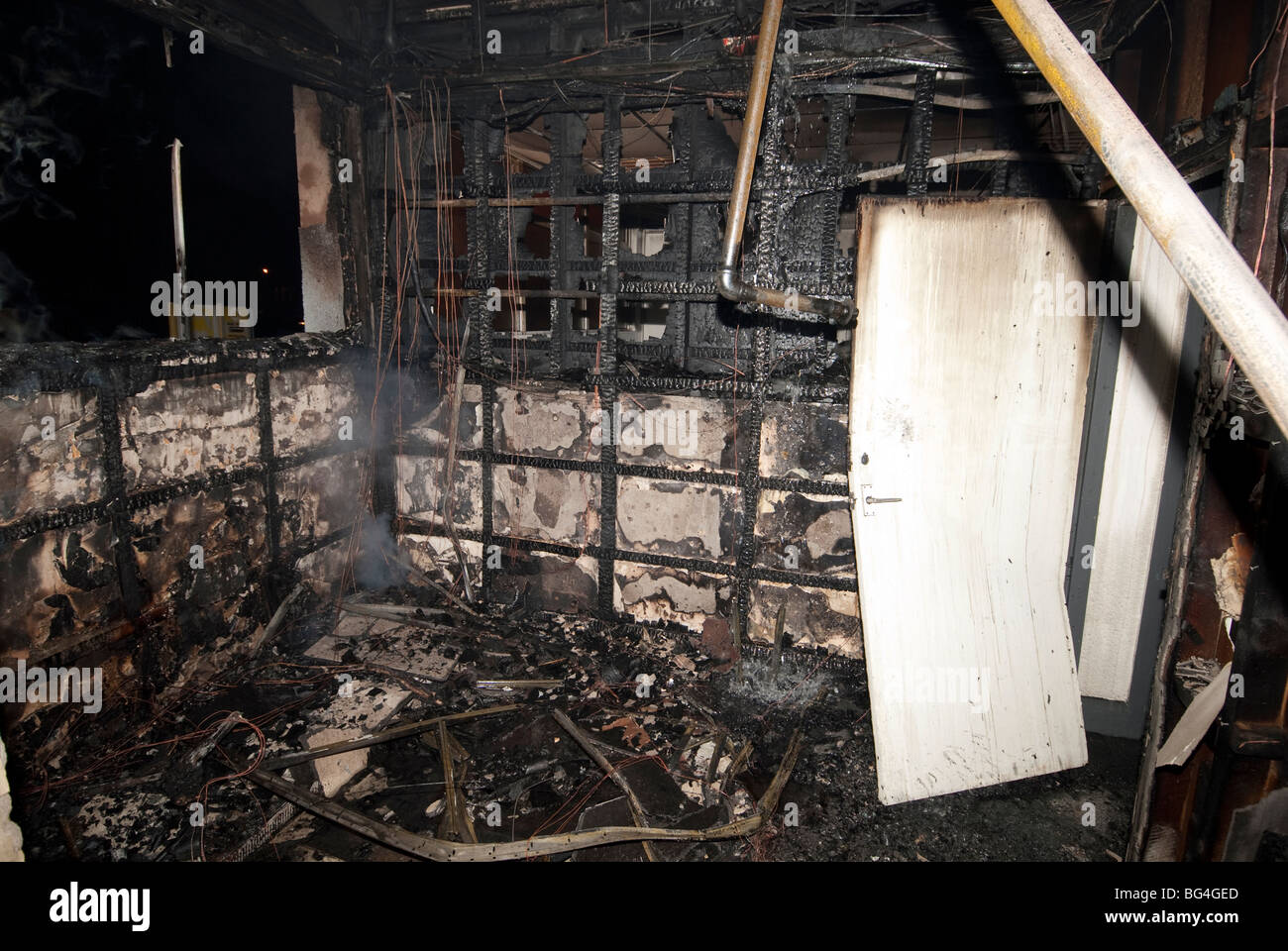 Feuer zerstört Büro-Empfangsbereich Stockfoto