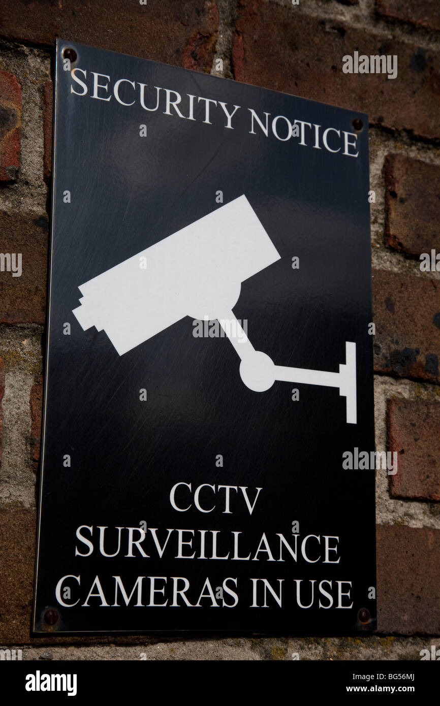 CCTV Kamera Zeichen erwärmt, dass Kameras für die Überwachung in der Umgebung verwendet werden. Stockfoto