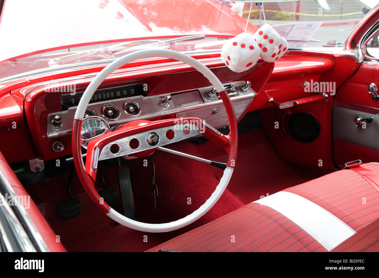 Innenraum Eines 60er Jahre Red Chevrolet Impala Ss Auf Der
