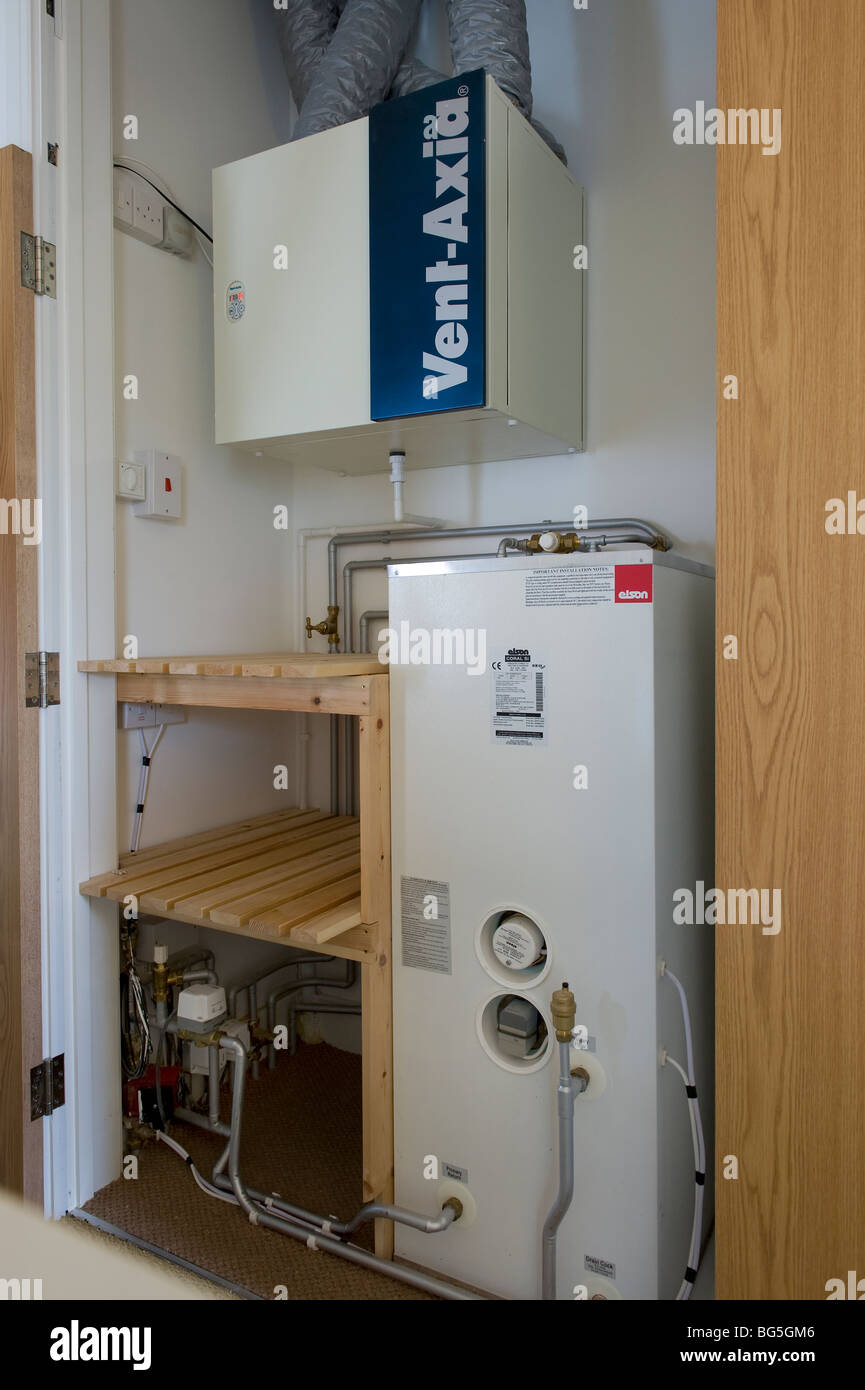 Boden Quelle Wärmepumpe Wärmespeicher Stockfoto