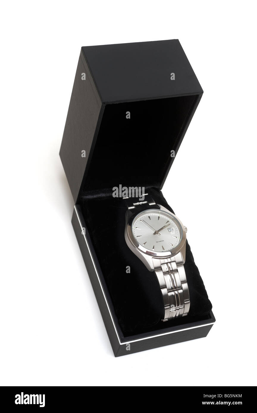Mans erweiterbar Armband Armbanduhr in einer schwarzen Geschenkbox Stockfoto