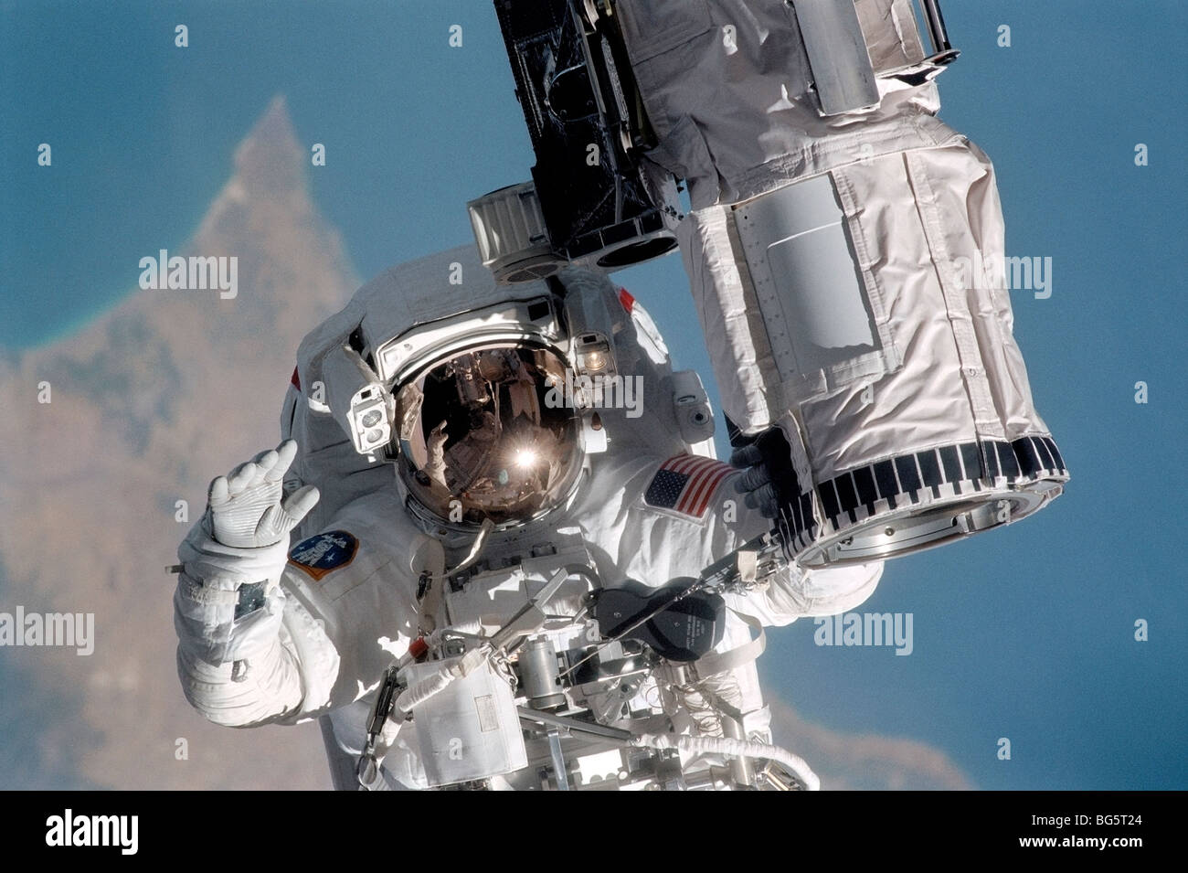 Weltraumspaziergang STS mission 104 Atlantis Stockfoto