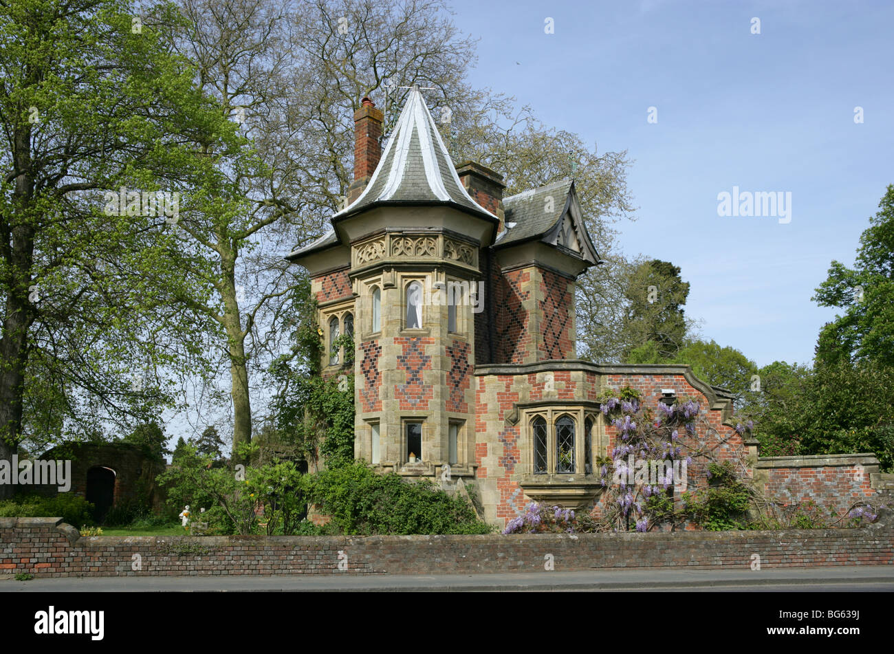 South Lodge, Leigh, Kent: hübschen viktorianischen Gotik Lodge Haus mit Glyzinien Stockfoto