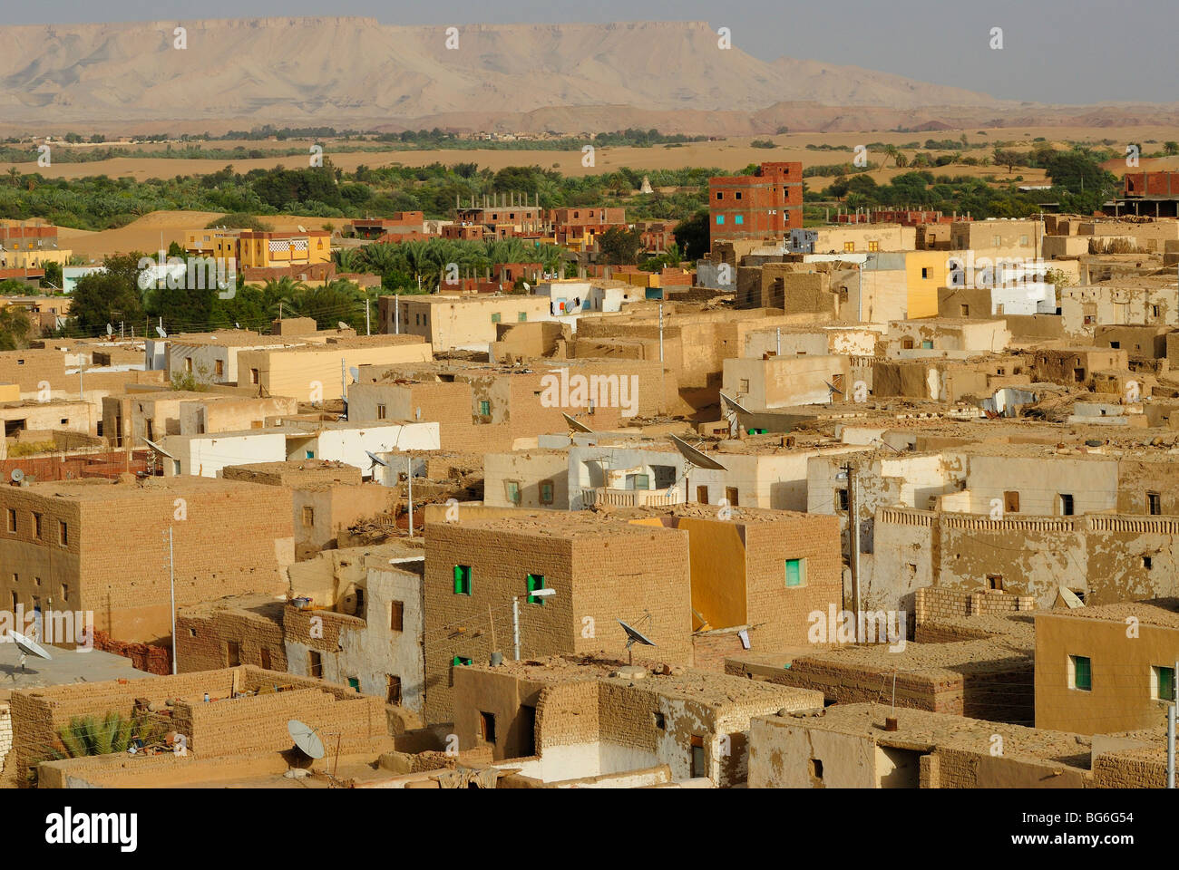 Stadt von Al Qasr in der Oase Dakhla, westlich von Ägypten Stockfoto