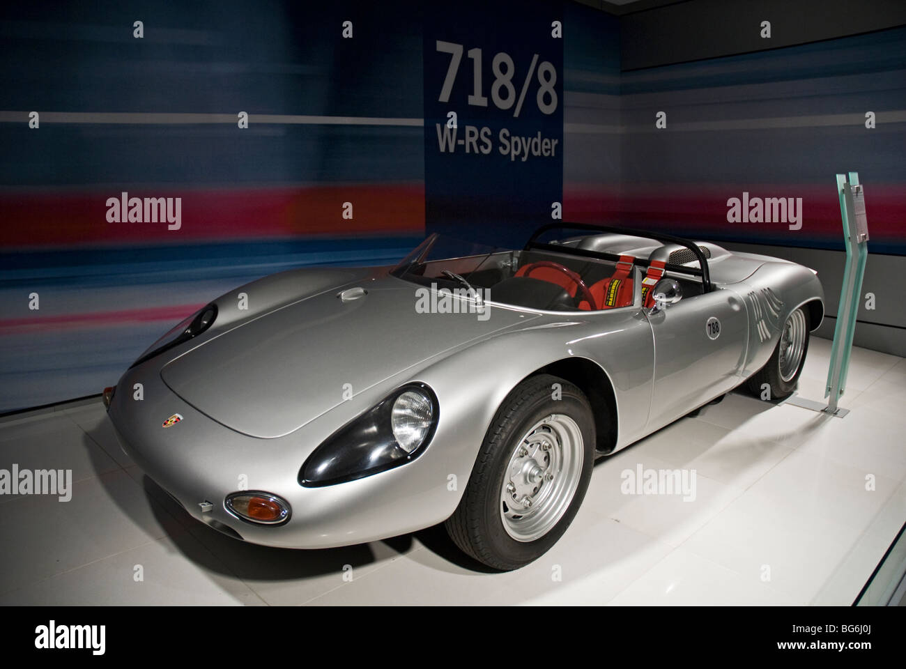 Ein 1962 Porsche 718/8 W-RS Spyder beim 2009 LA Auto Show in Los Angeles Convention Center, Los Angeles, Kalifornien. Stockfoto