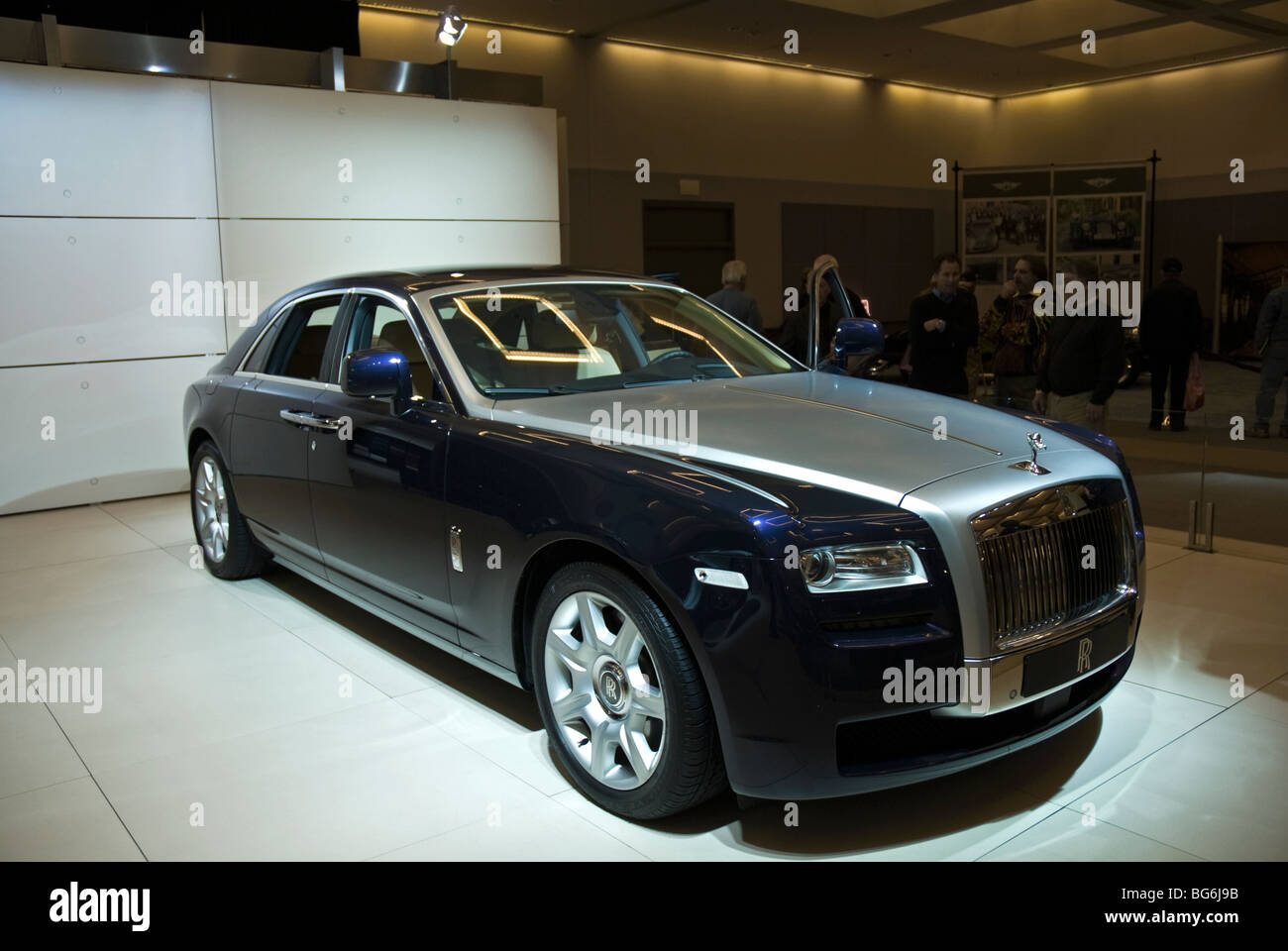 Ein Rolls-Royce Ghost (N.A. Debut) auf der 2009 LA Auto Show in Los Angeles Convention Center, Los Angeles, Kalifornien. Stockfoto