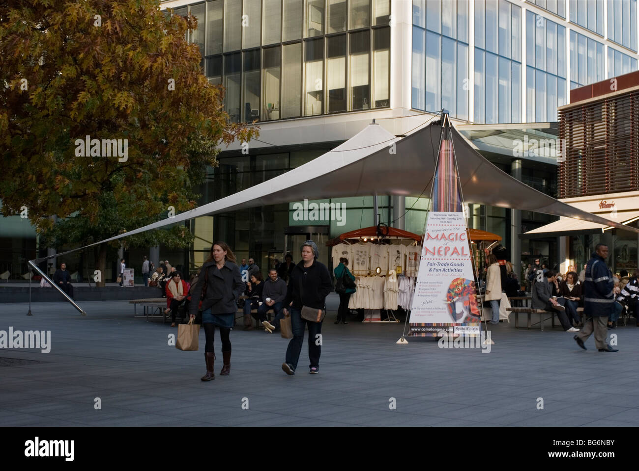 Bischof Square, Spitalfields Market im East End London England UK Stockfoto