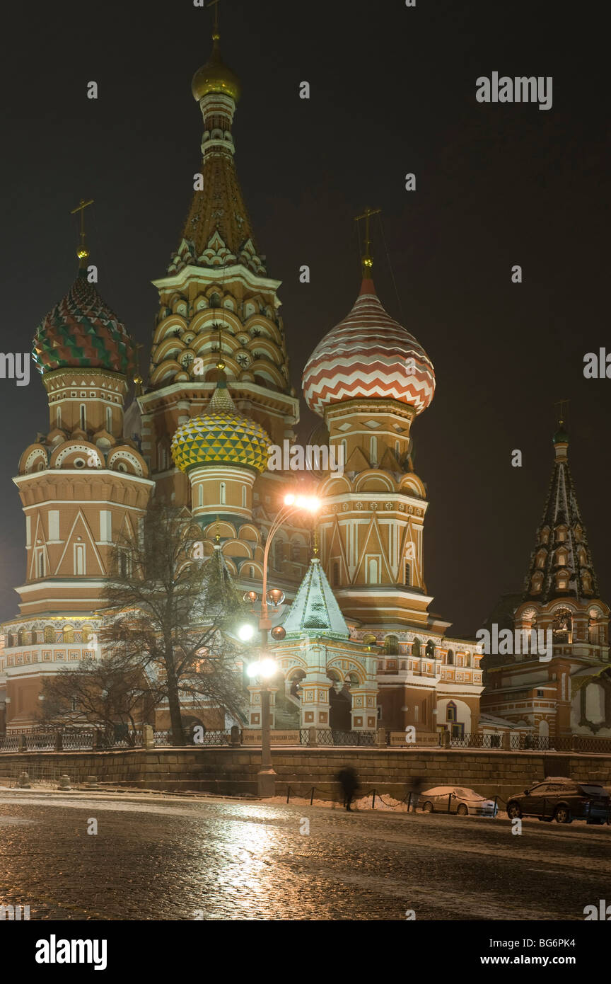 Russland Moskau Kremlin, Roter Platz und Fürbitte Kathedrale St Basils Stockfoto
