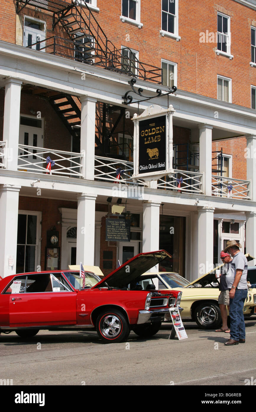 Auto-Show in The Golden Lamm Restaurant und Wirtshaus. Lebanon, Ohio. Geöffnet seit 1815. Libanon Blues Festival 2008. Stockfoto