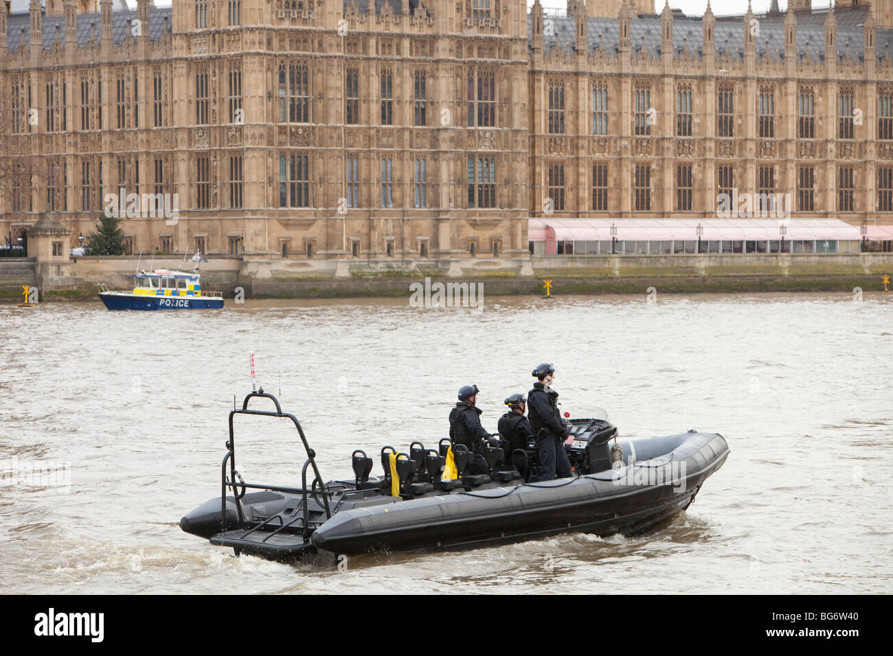 Polizeiboot Parlament schützt eine Klima-Änderung-März in London Stockfoto