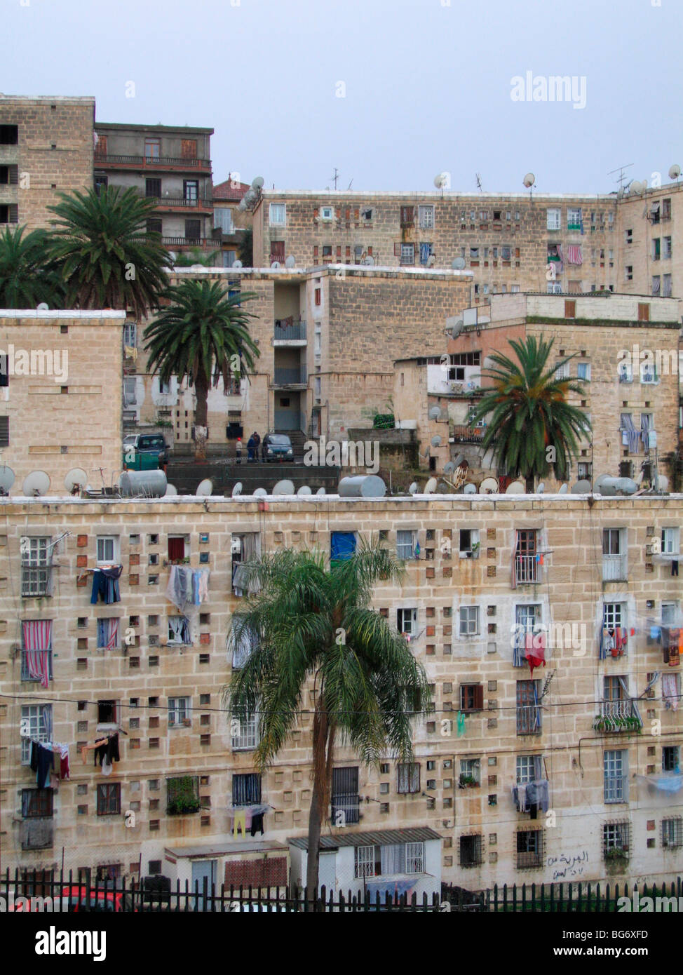 Beliebte low-cost Wohnungen abgekochtes von französischen Architekten Fernand Pouillon, El Madania Bezirk (Neustadt), Algier, Algerien Stockfoto