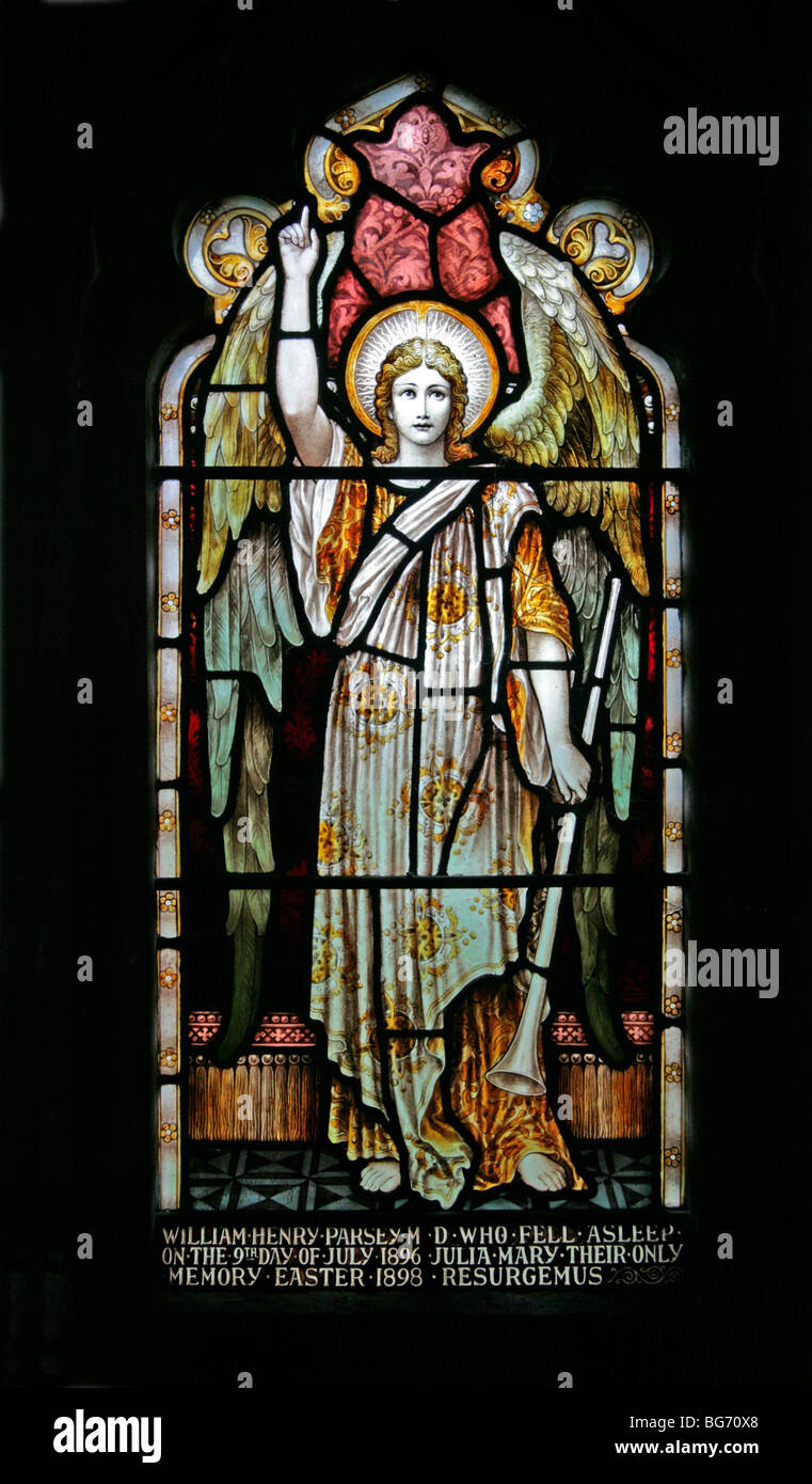 Ein Glasfenster, die Darstellung der Engel der Offenbarung Hatton Kirche, Warwickshire Stockfoto
