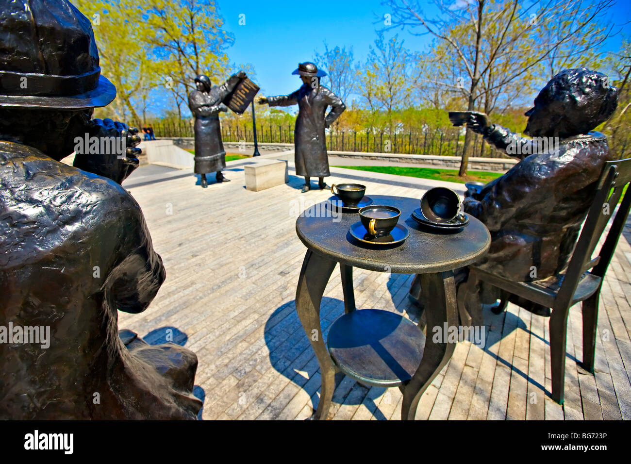 Statuen der Famous Five (Frauen) Frauen berechtigt sind Personen! auf dem Gelände des Parliament Hill, Stadt von Ottawa, Ontario, Canad Stockfoto
