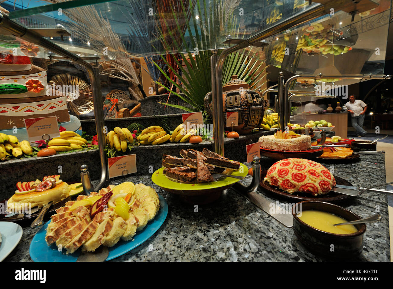 Essen am Buffet im Restaurant ausgestellt Stockfoto