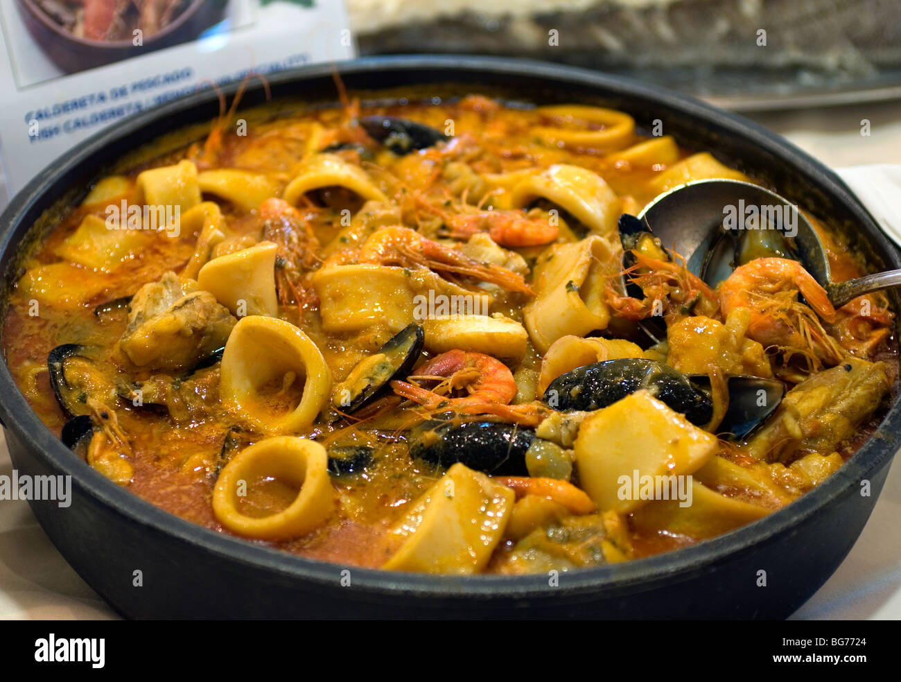 Lokales Gericht Caldereta de Pescado, Menorca, Balearen, Spanien Stockfoto