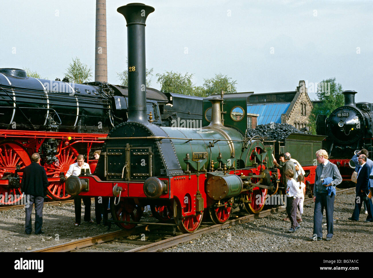 Deutsche Dampflokomotiven an den 150. Jahrestag der Deutschen Bahn zeigen in Bochum, NRW, Deutschland, 1985. Stockfoto