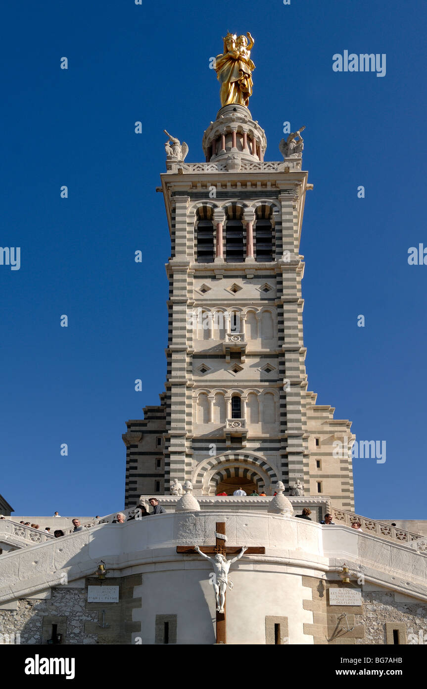 Kirchturm oder Glockenturm der Kirche Notre-Dame De La Garde, Marseille oder Marseille, Provence, Frankreich Stockfoto