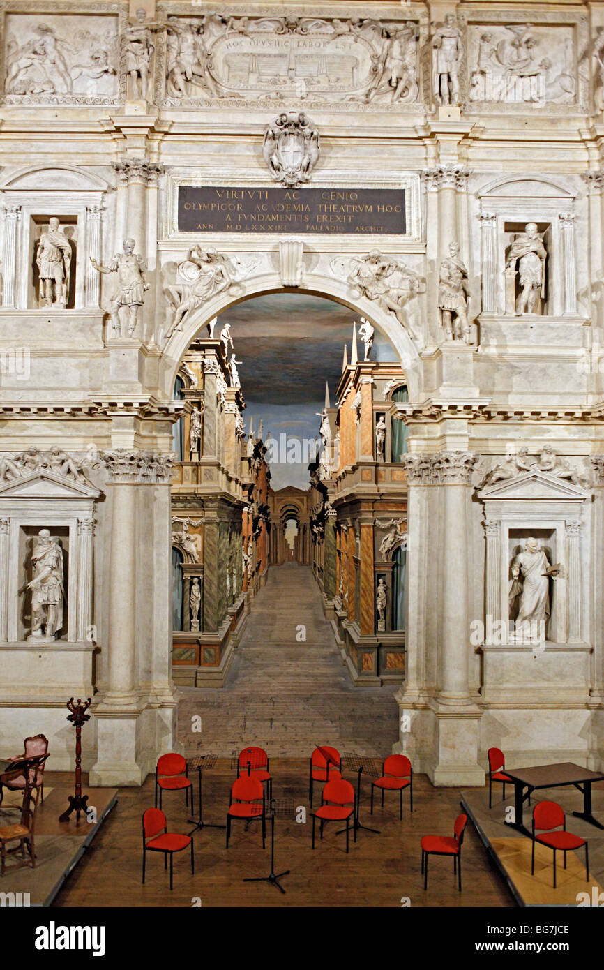 Teatro Olimpico (Olympia Theatre, von Andrea Palladio 1580-1585), Vicenza, Venetien, Italien Stockfoto