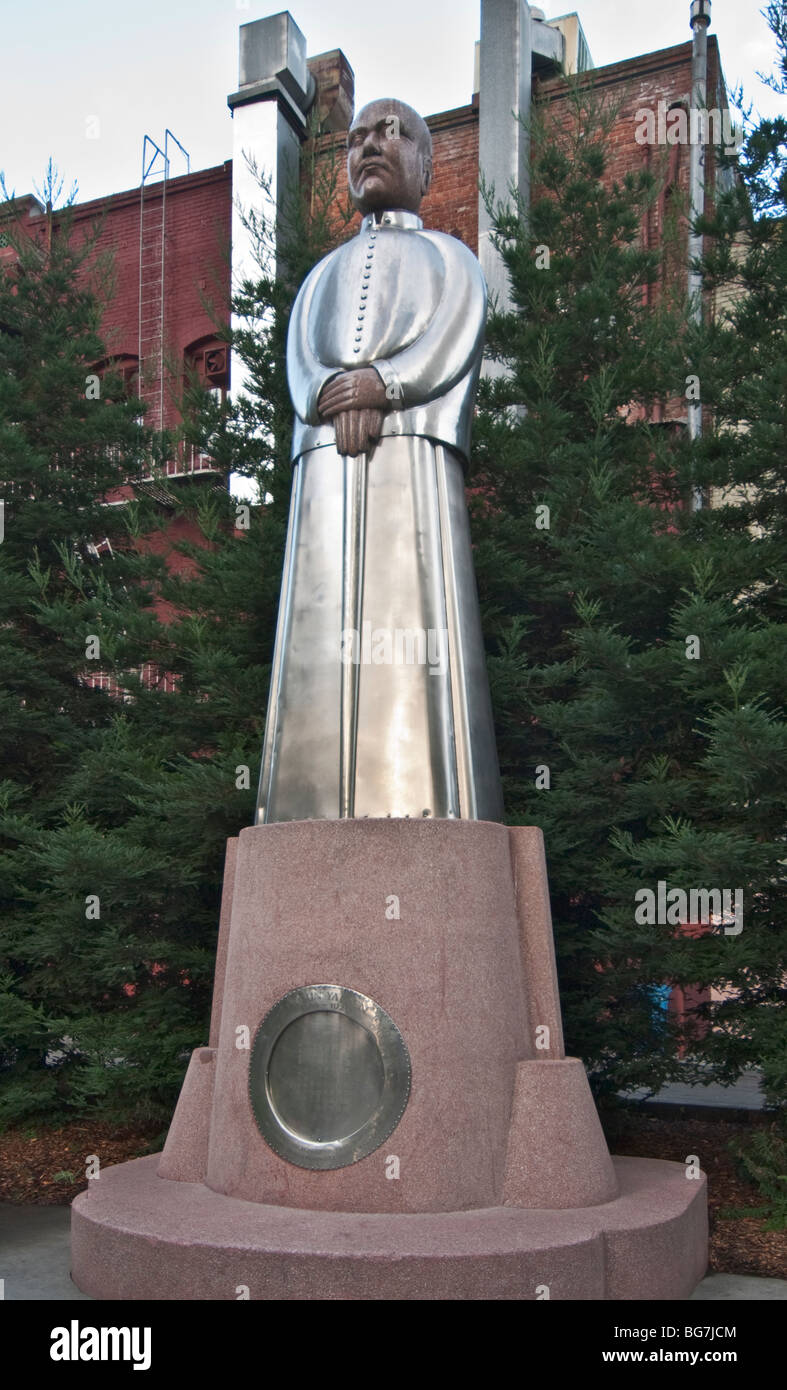 Kalifornien San Francisco Chinatown St. Mary's quadratische Statue von "Sun Yat-Sen" des Bildhauers Beniamino Bufano Stockfoto