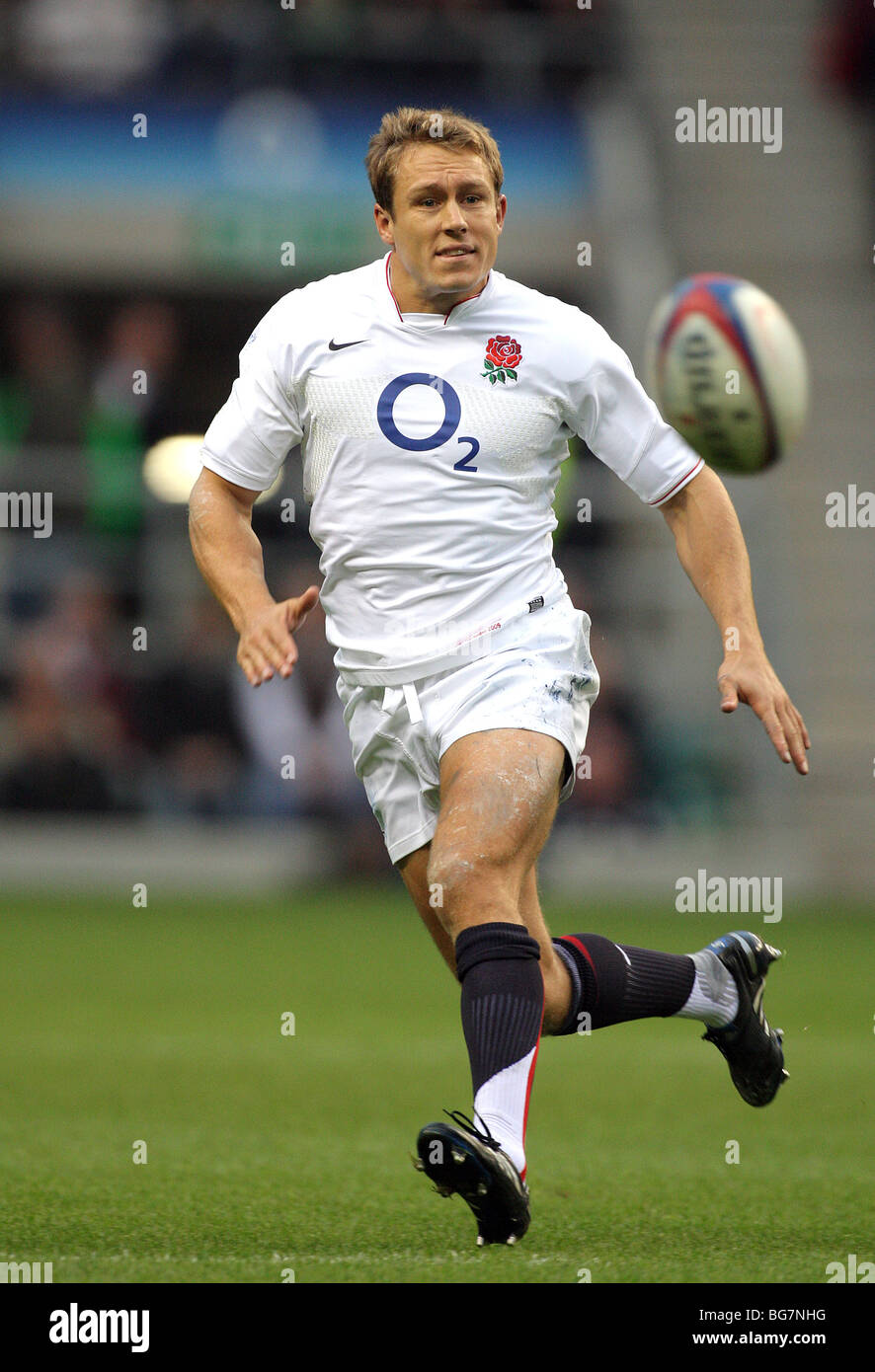 JONNY WILKINSON ENGLAND V Neuseeland TWICKENHAM MIDDLESEX ENGLAND 21. November 2009 Stockfoto