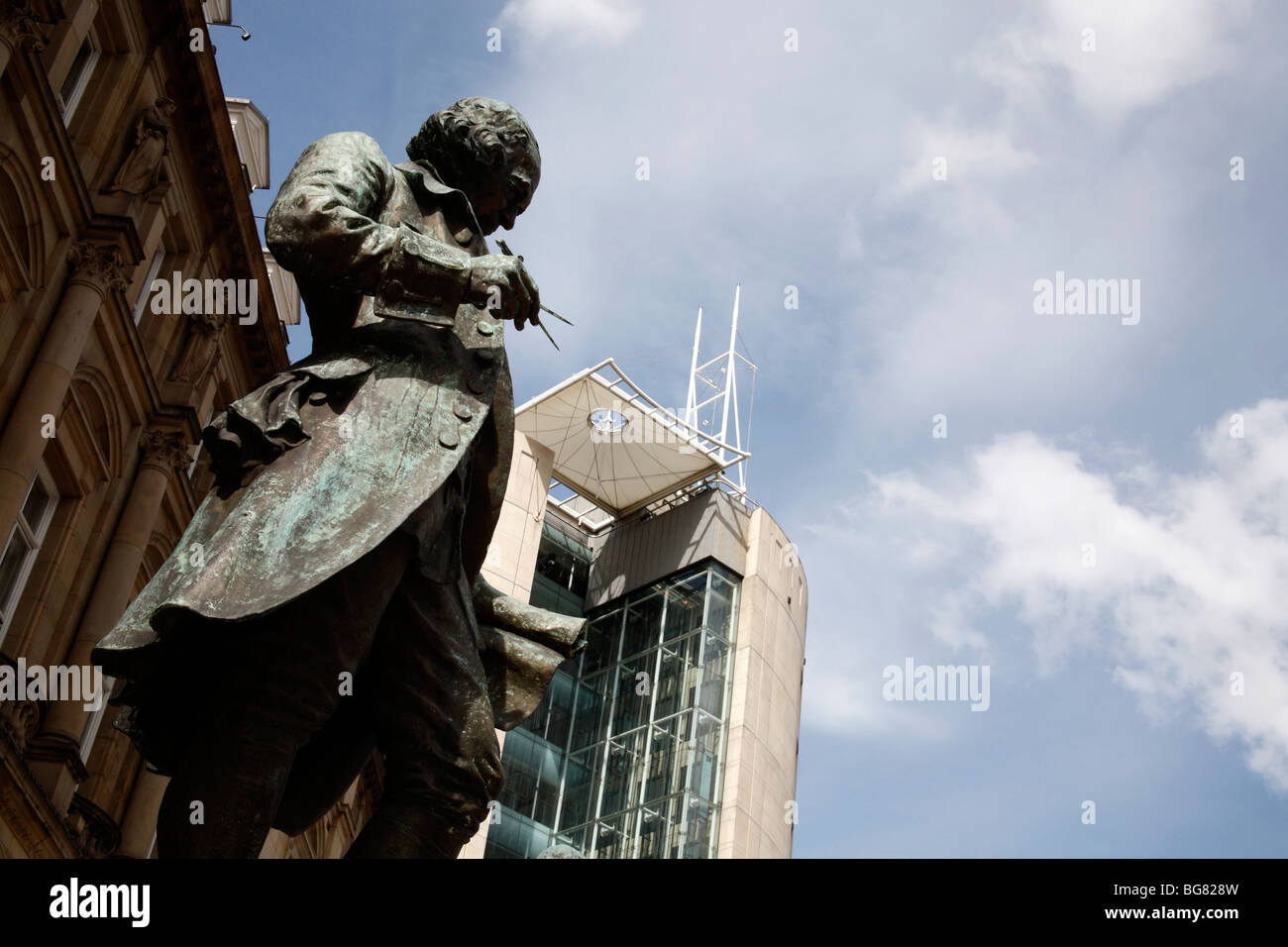 Joseph Priestley-Statue in der Innenstadt von Leeds, West Yorkshire Stockfoto