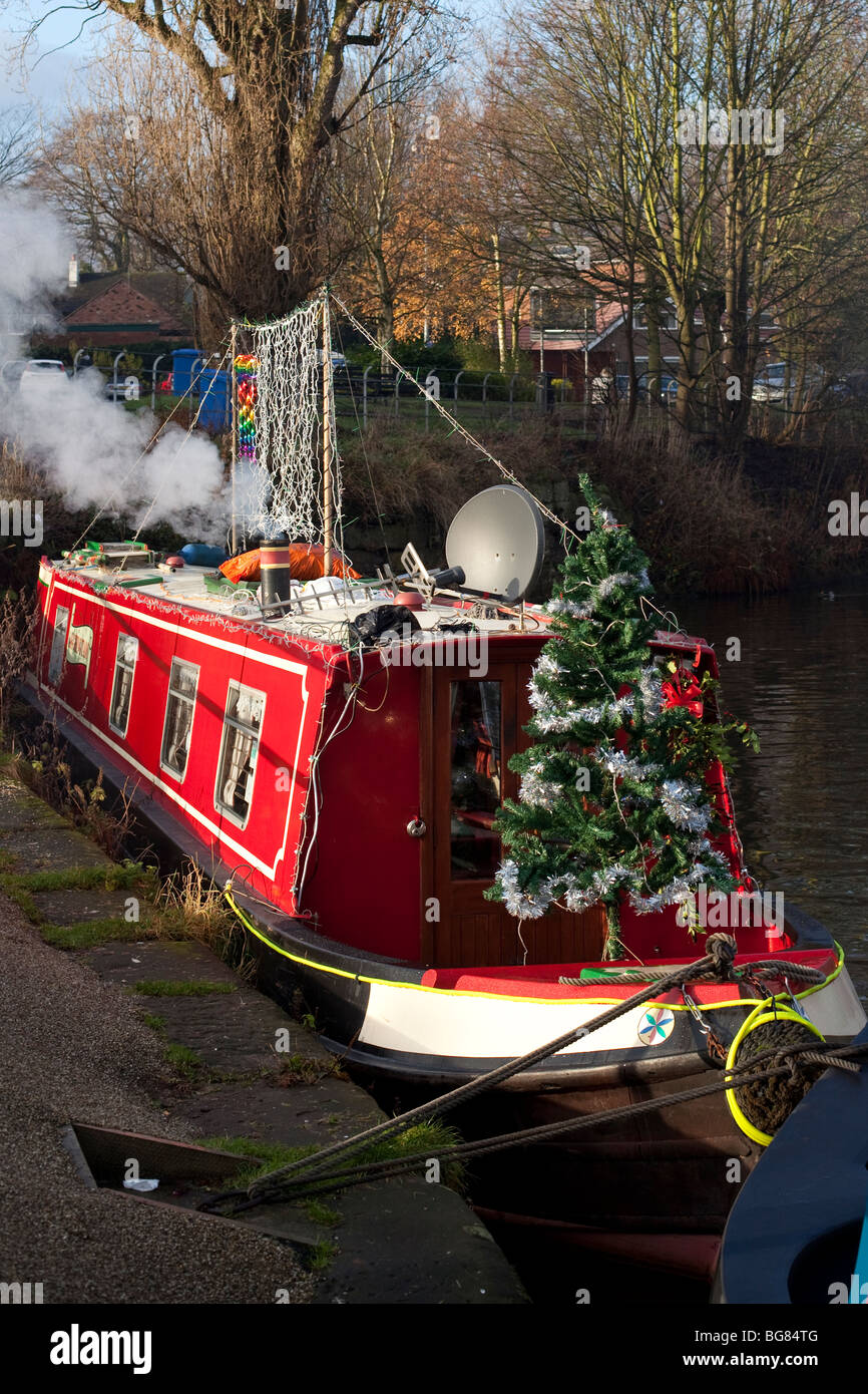 Dekorierte Kanalboote Bridgewater Kanals für Dickens Tag, Lymm, Cheshire, UK Stockfoto