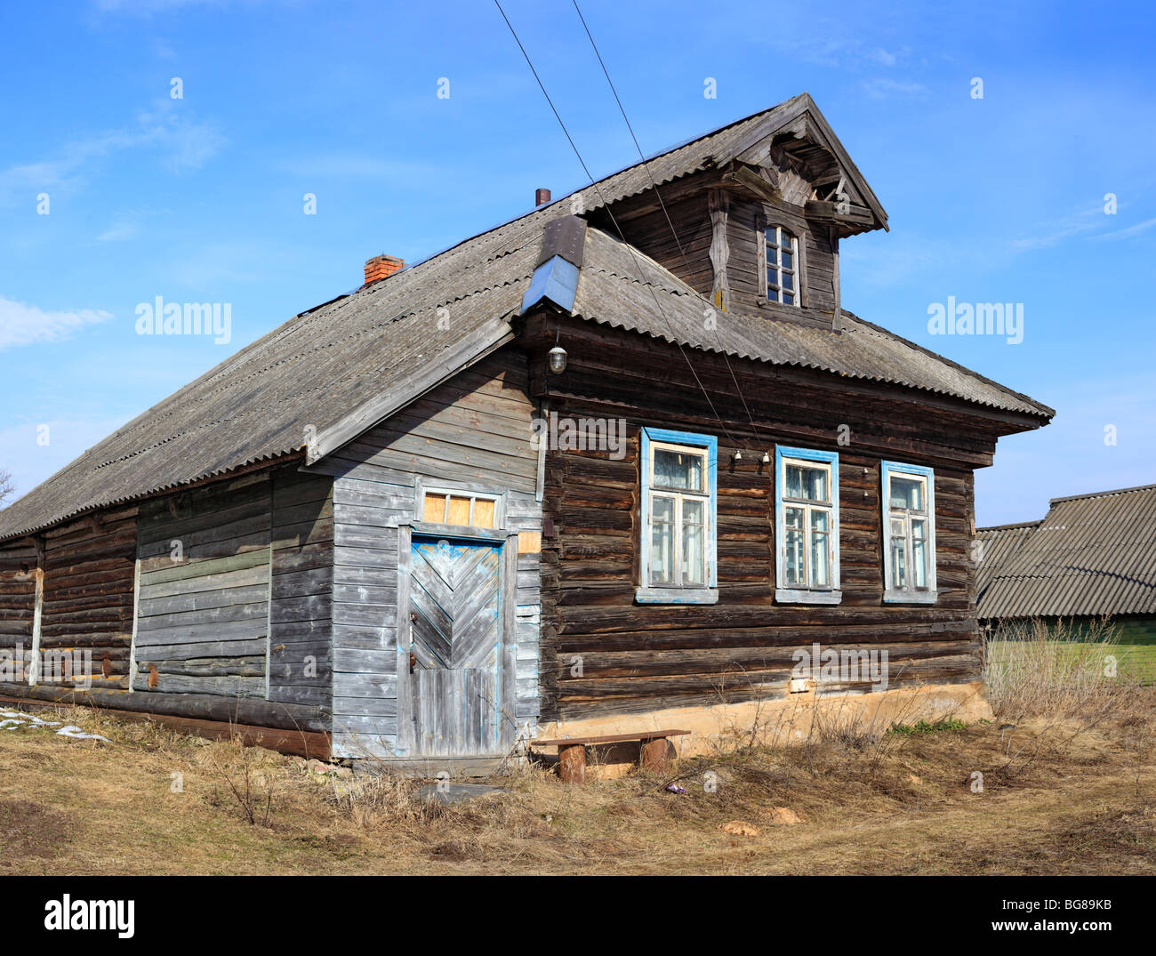 Russische traditionelle ländliche Holzhaus, Twer, Russland Stockfoto