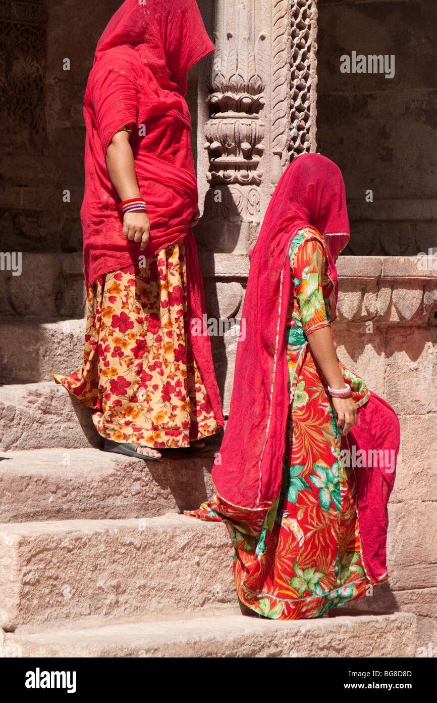 Verschleierte Rajasthani Frauen Stockfoto