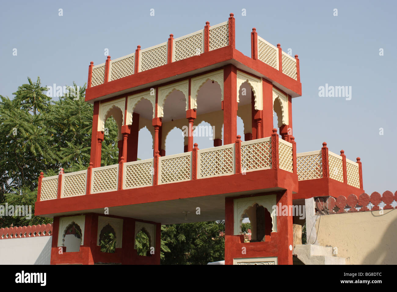 Eingang zu einem traditionellen Rajasthani-hotel Stockfoto