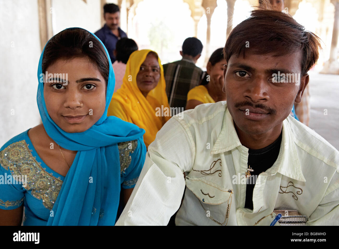 Applying indischen Ehepaar Agra Indien Asien Stockfoto