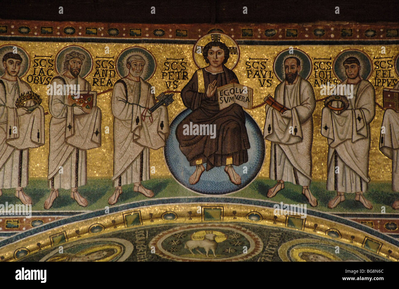 Euphrasius-Basilika. Mosaik mit Christus und die zwölf Apostel. Porec. Kroatien Stockfoto