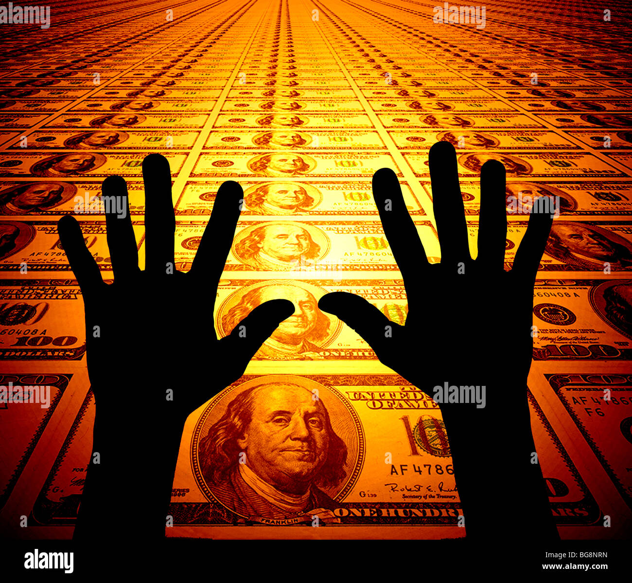 Hände, die Silhouette gegen den Hintergrund des $100-Dollar-Scheine Stockfoto