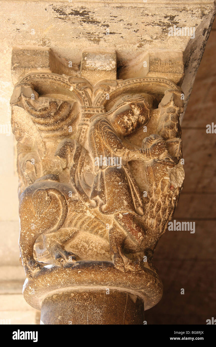 Das königliche Benediktiner Kloster Saint Cugat. Hauptstadt von Samson erschlägt die Löwen. Katalonien. Spanien. Stockfoto