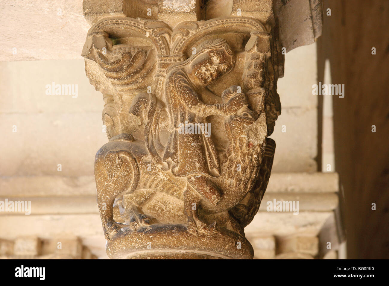 Das königliche Benediktiner Kloster Saint Cugat. Hauptstadt von Samson erschlägt die Löwen. Katalonien. Spanien. Stockfoto