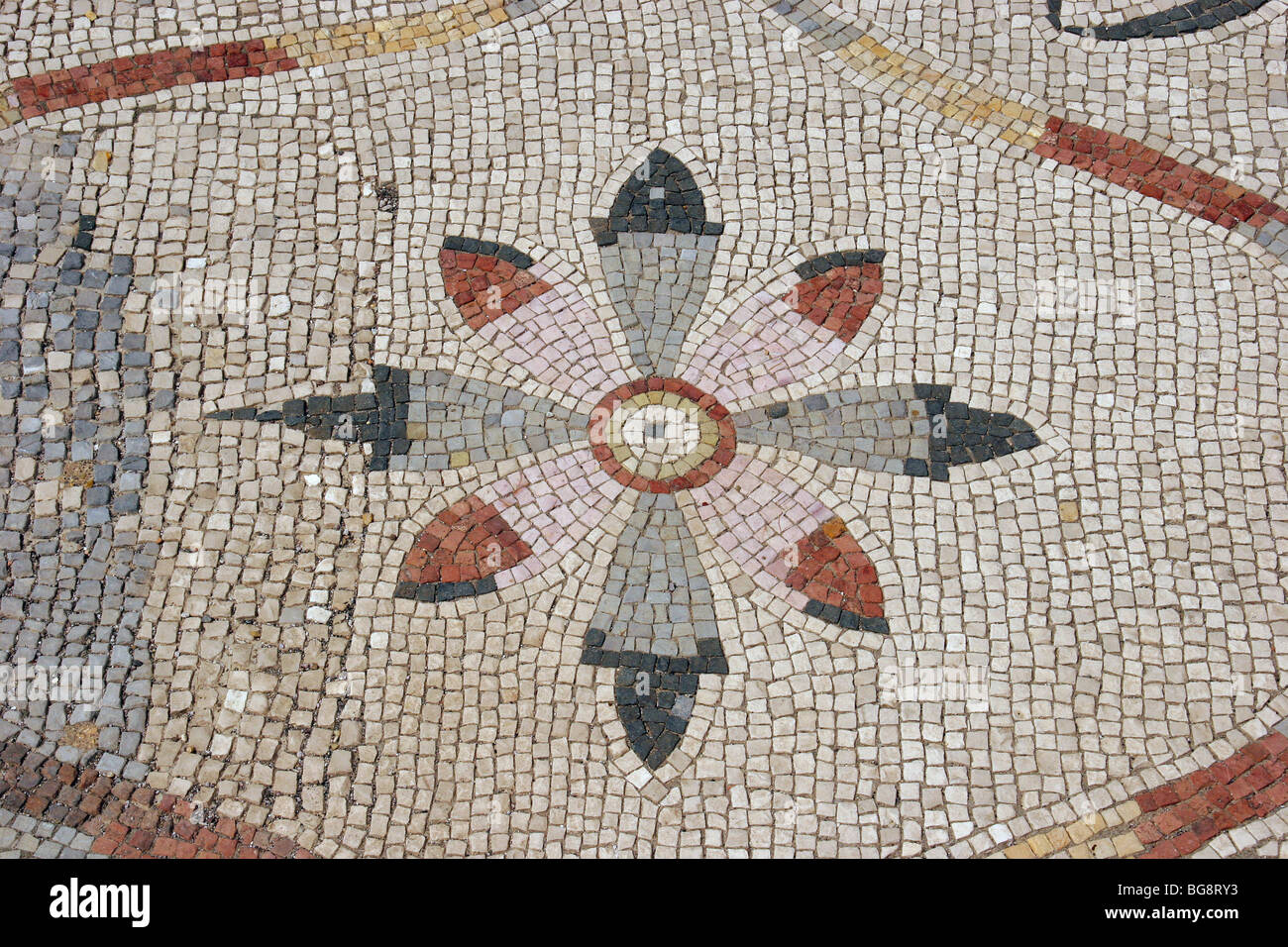 Ostia Antica.  Mosaik Blumen Dekoration. Detail. Italien. Europa. Stockfoto