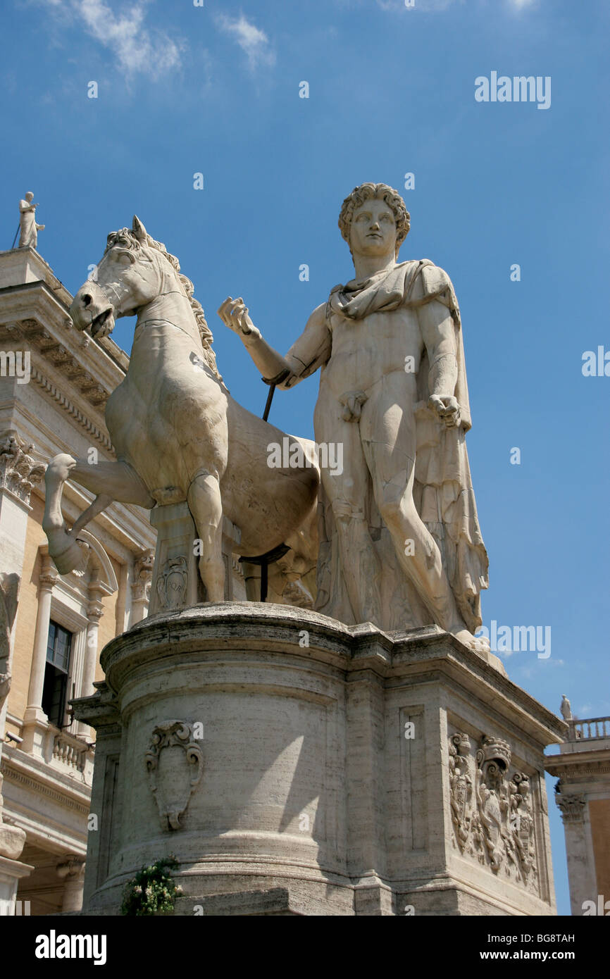 Italien. Rom. Statue von Castor und Pollux (Polydeukes) Brüder der Helena s Troy. Statuen von den Dioskuren. Meer der Campidoglio. Stockfoto