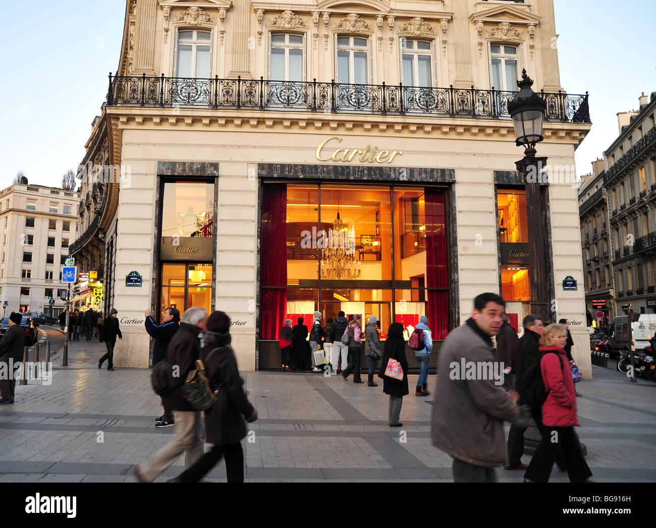 Paris, Frankreich, Menschen, Shopping, französische Luxus-Mode-Shop, Cartier, Schaufenster, Avenue Champs Elysees Stockfoto