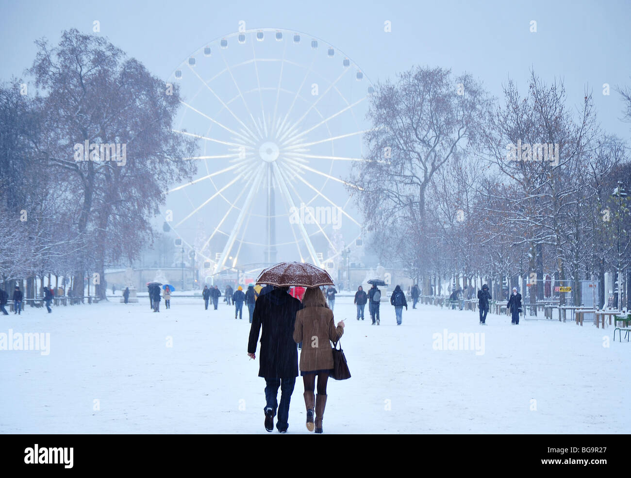 Paris-paar-Romantik im winter Stockfoto