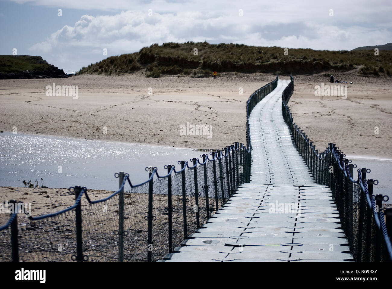 Schwimmende Brücke bei Gerste Cove Beach, West Cork, Irland Stockfoto