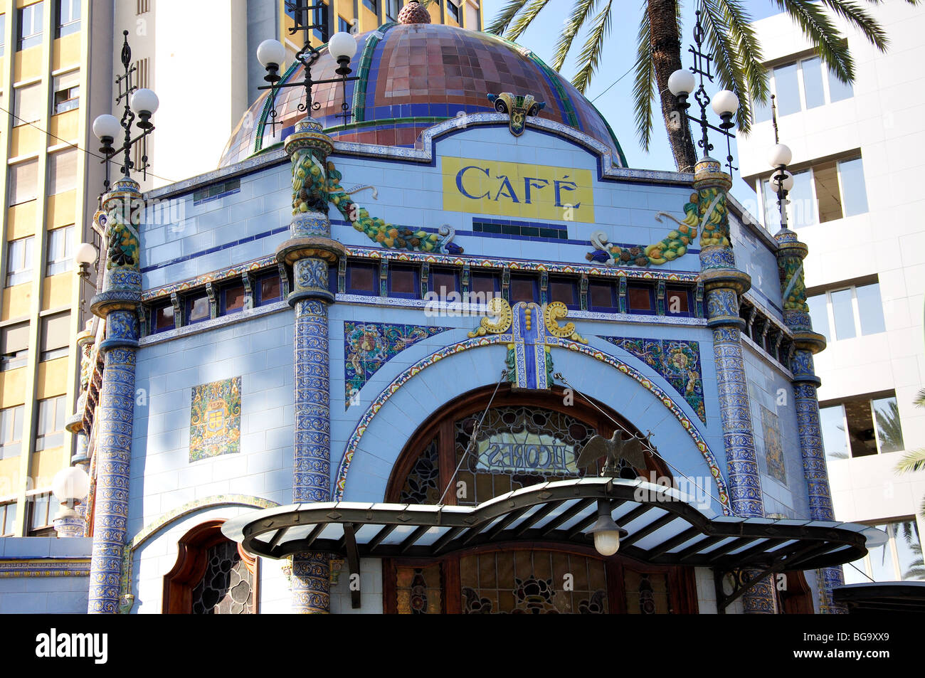 Modernismo Cafe Kiosk, Parque San Telmo, Las Palmas de Canaria, Gemeinde Las Palmas, Gran Canaria, Kanarische Inseln, Spanien Stockfoto Modernismo Cafe Kiosk, Parque San Telmo, Las Palmas de Canaria, Gemeinde Las Palmas, Gran Canaria, Kanarische Inseln, Spanien Stockfoto