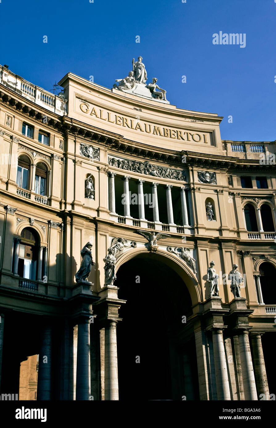 Der Eingang der Galleria Umberto I, 1890, Santa Brigida in Neapel, Kampanien, Italien, Eu Stockfoto