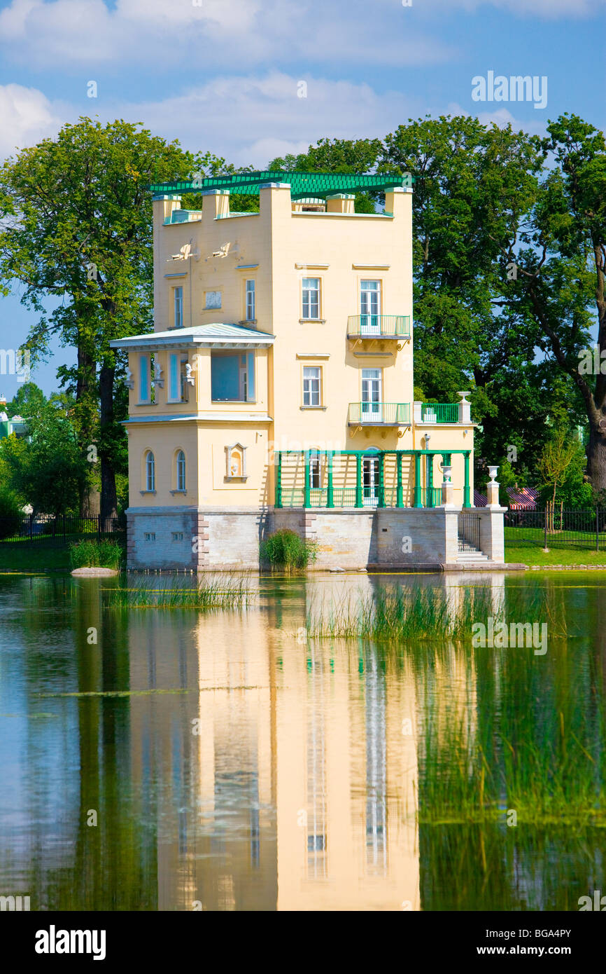 Russland, Peterhof, alten Haus im park Stockfoto