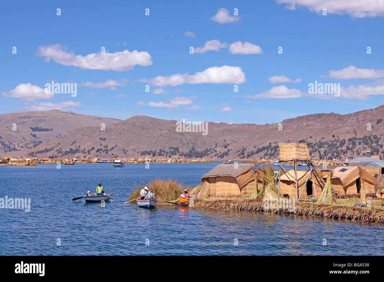 eine schwimmende Insel Uro, Titicaca-See, Puno, Peru, Anden, Südamerika Stockfoto