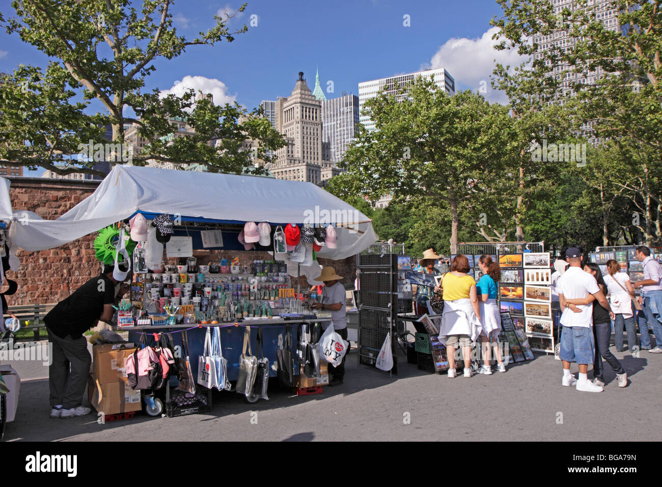 Souvenir-Stand auf der Battery Park in Manhattan, New York City, Vereinigte Staaten Stockfoto