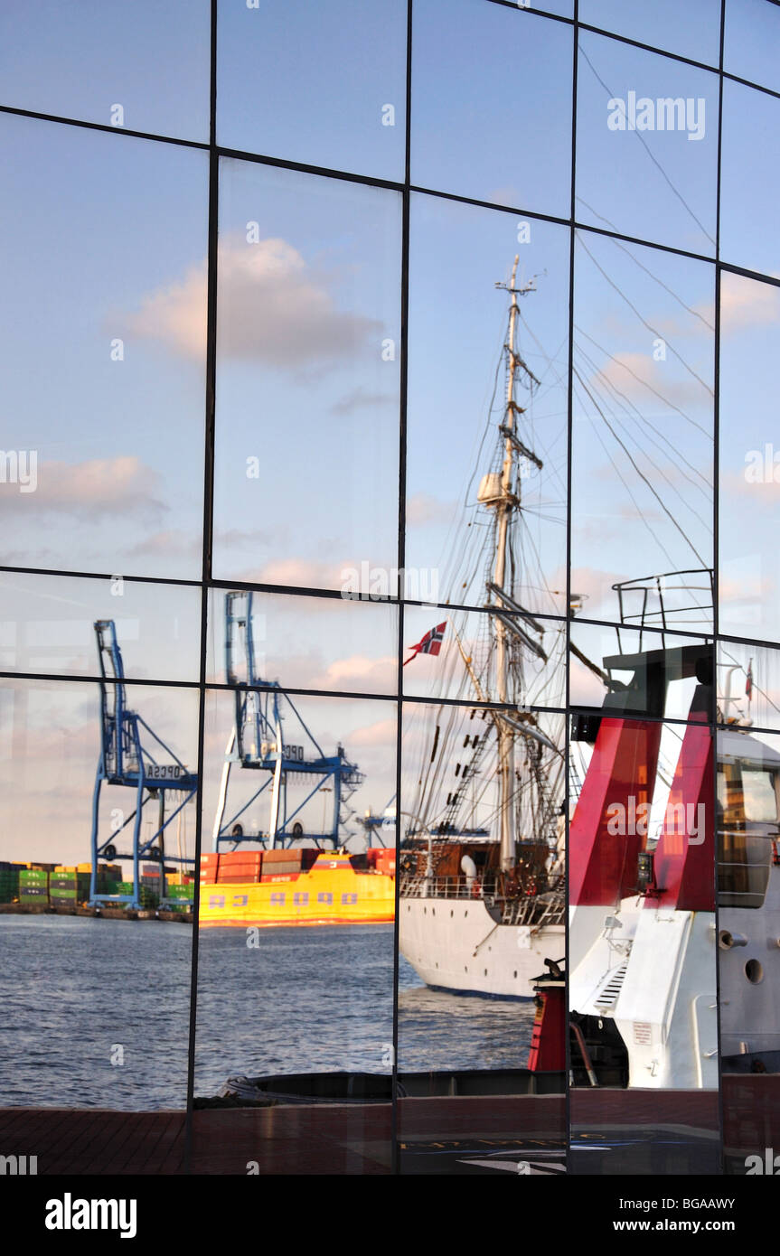 Glas Reflexionen, Puerto De La Luz, Las Palmas de Canaria, Gran Canaria, Kanarische Inseln, Spanien Stockfoto